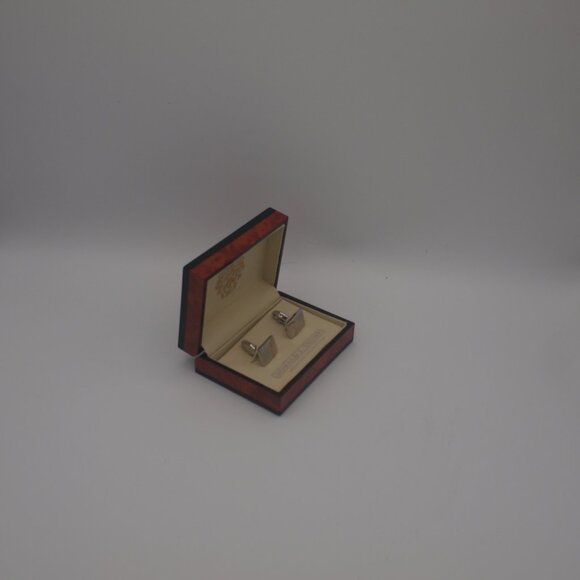 Donald J Trump Signature Collection Cufflinks - Picture 4 of 5